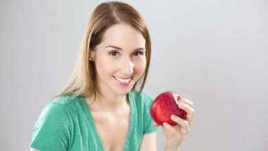 Photo of Nutritional Benefits and Risk of Eating Apple